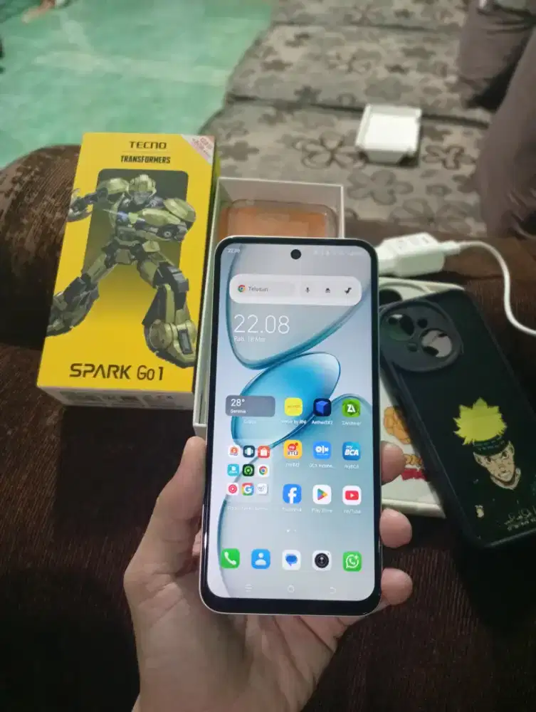 Tecno Spark Go 1 Platinum 4+4/128 GB 120 HZ mulus