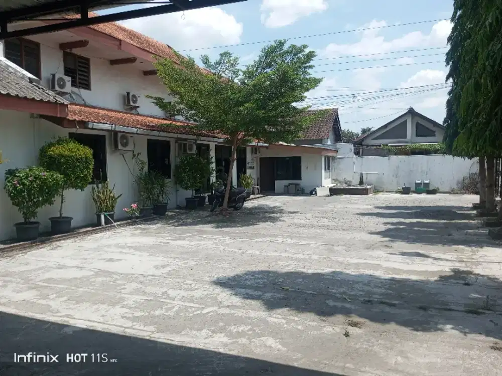Bangunan Kantor LUAS, MURAH, Kokoh, Siap Pakai di Colomadu Karanganyar