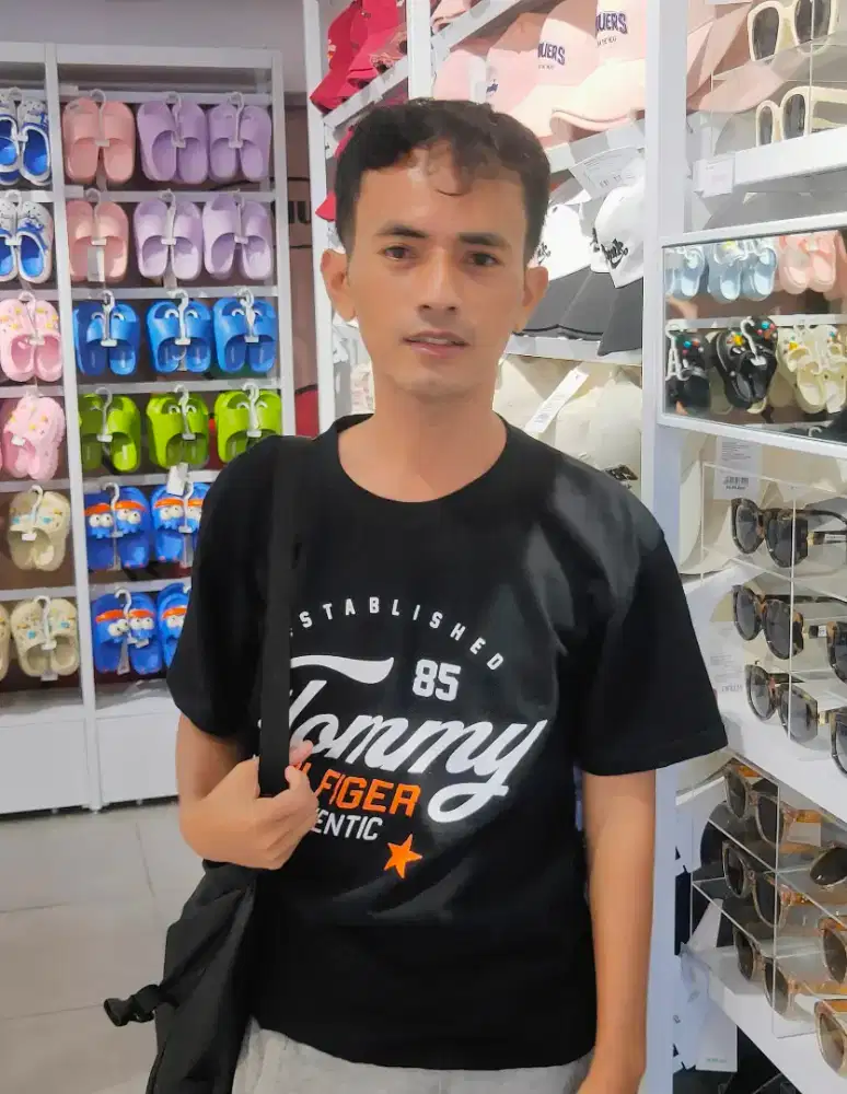 Asalamualaikum bapak/ibu ,kalau ada loker ,saya berminat