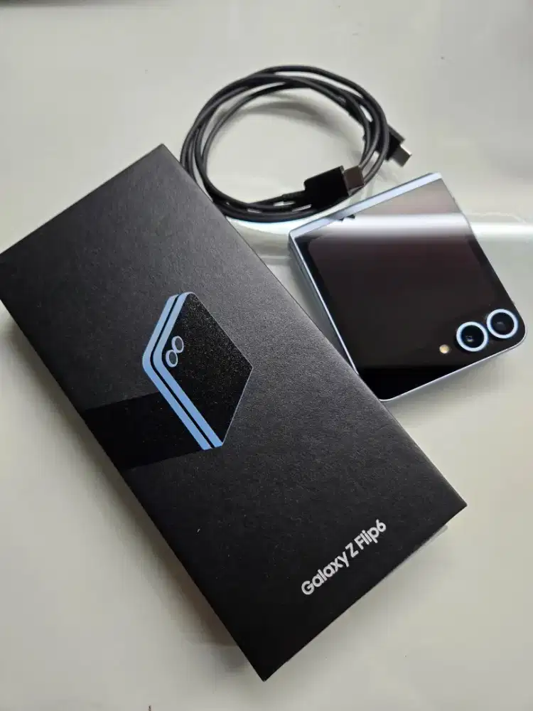 Samsung Galaxy Z Flip 6 (12GB | 512GB) Like New