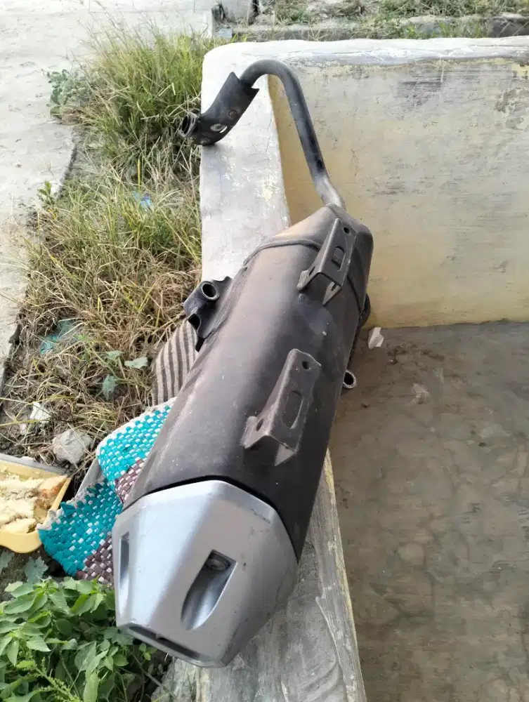 Kenalpot Vario 125/150 original