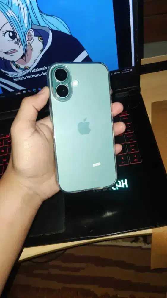 Iphone 16 basic ibox like new