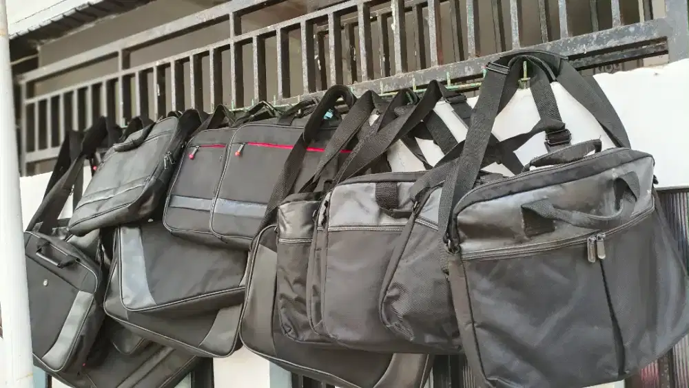 Tas laptop hitam