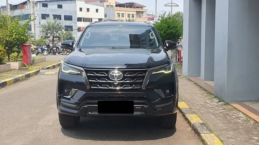 Toyota Fortuner 2.7 SRZ GR Sport Bensin Facelift 2022 Like New Low KM