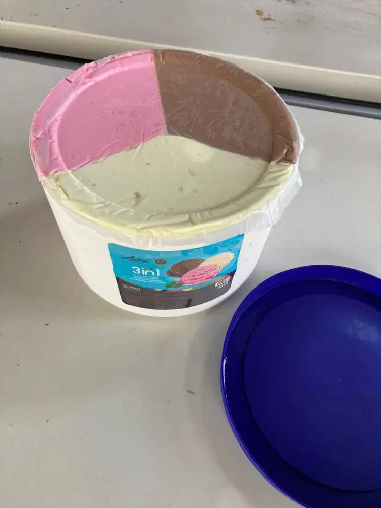 Es Krim Ice Cream Ember Emberan 5 liter Aice 3 Rasa 3 in 1