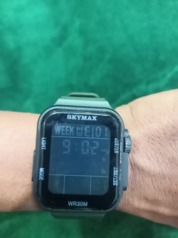 Di jual jam tangan tahan air untuk cow atau cew  wa dan hp buruan