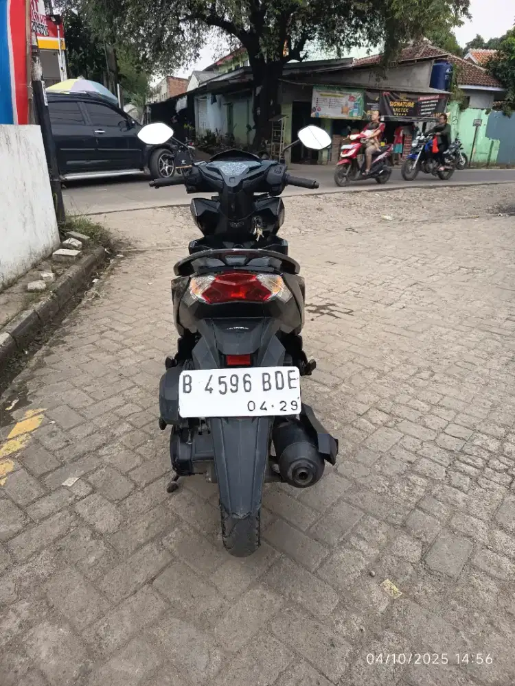 Di jual Vario 125 led 2015 hitam list merah