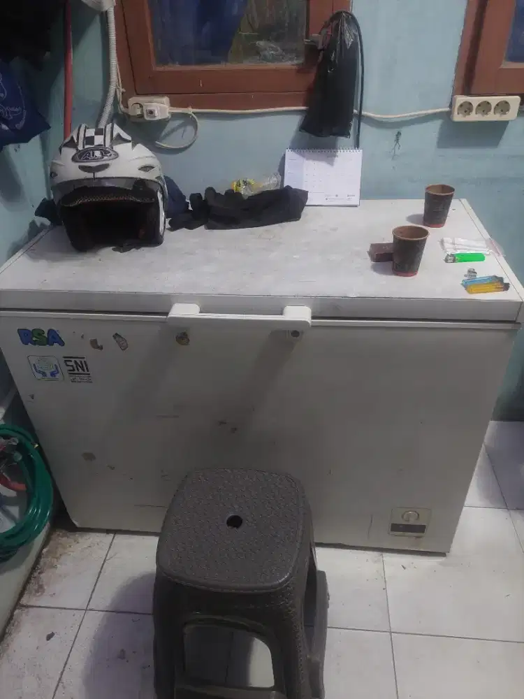 Freezer RSA CF-310 bekas normal