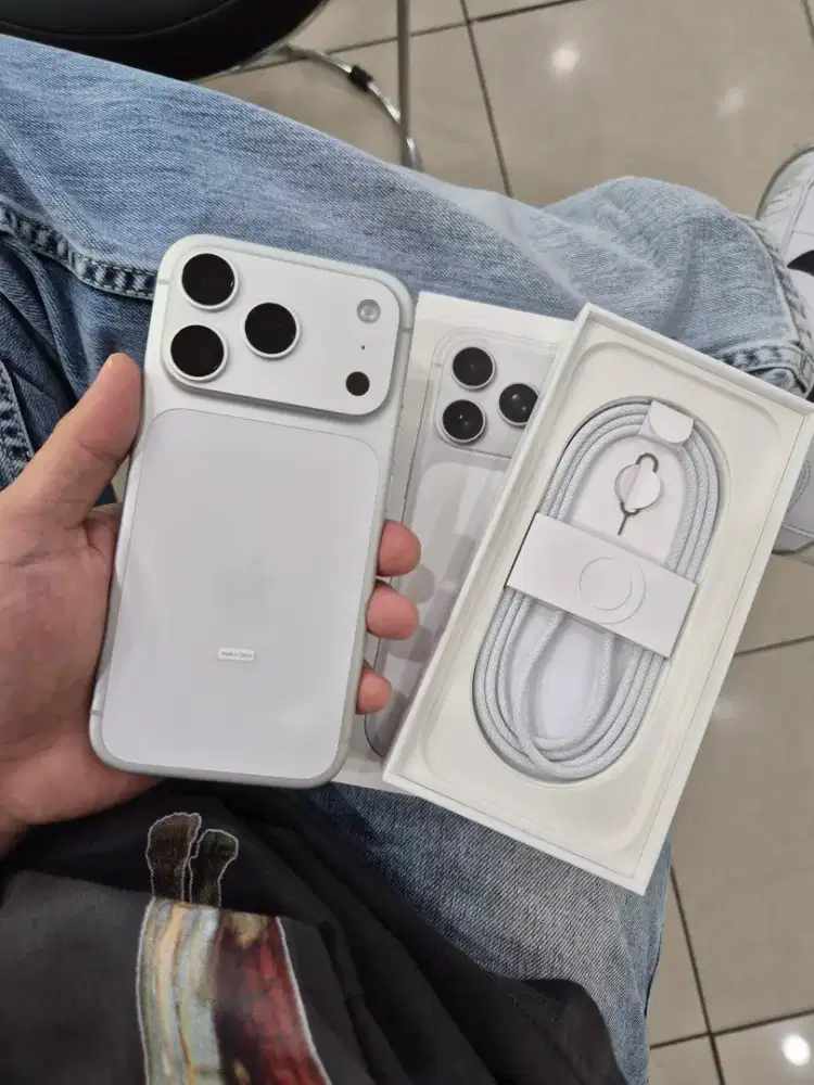 iPhone 17 Pro 256 Gb iBox Silver Like New