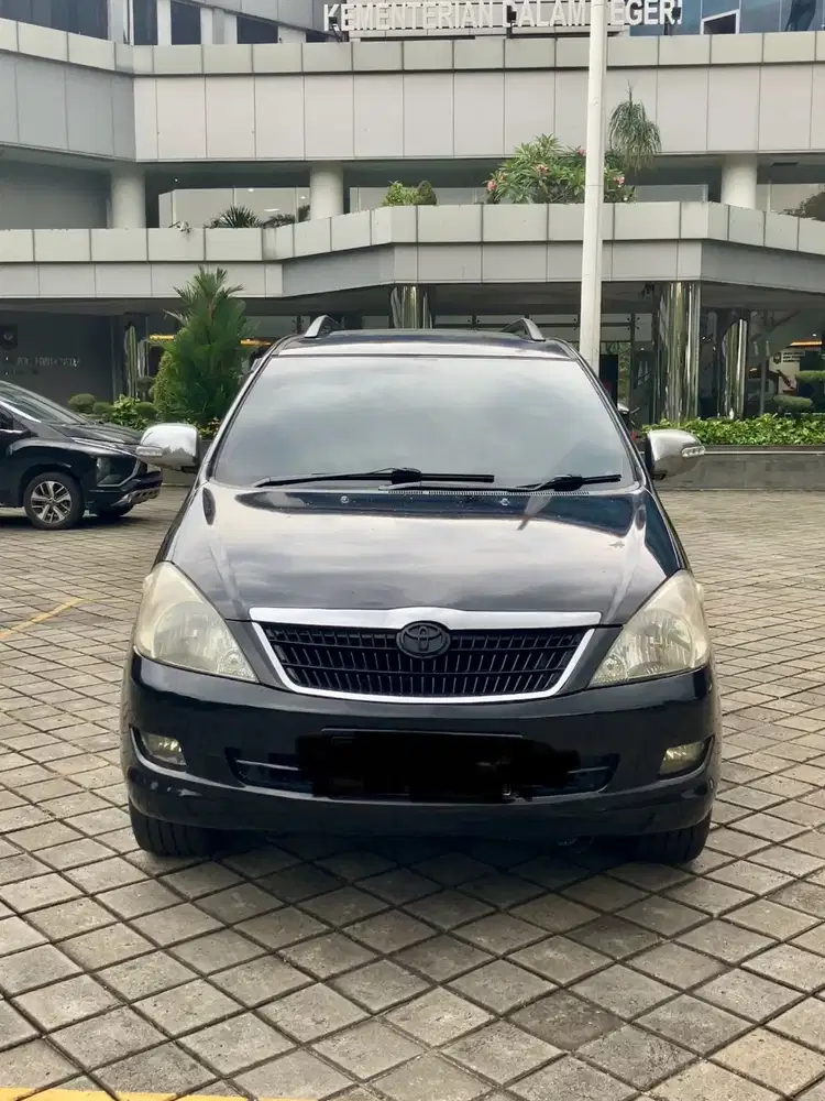 Kijang Innova E M/T