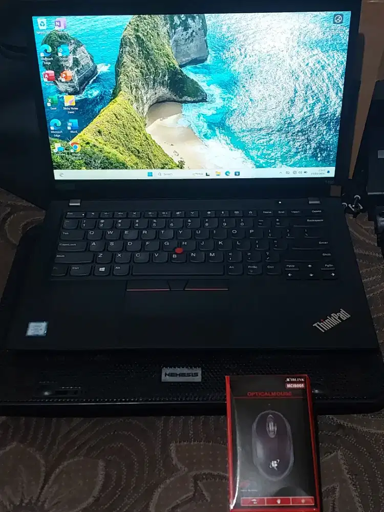 Laptop Lenovo T490 Thinkpad Toscrin Gen 8 ram 16GB