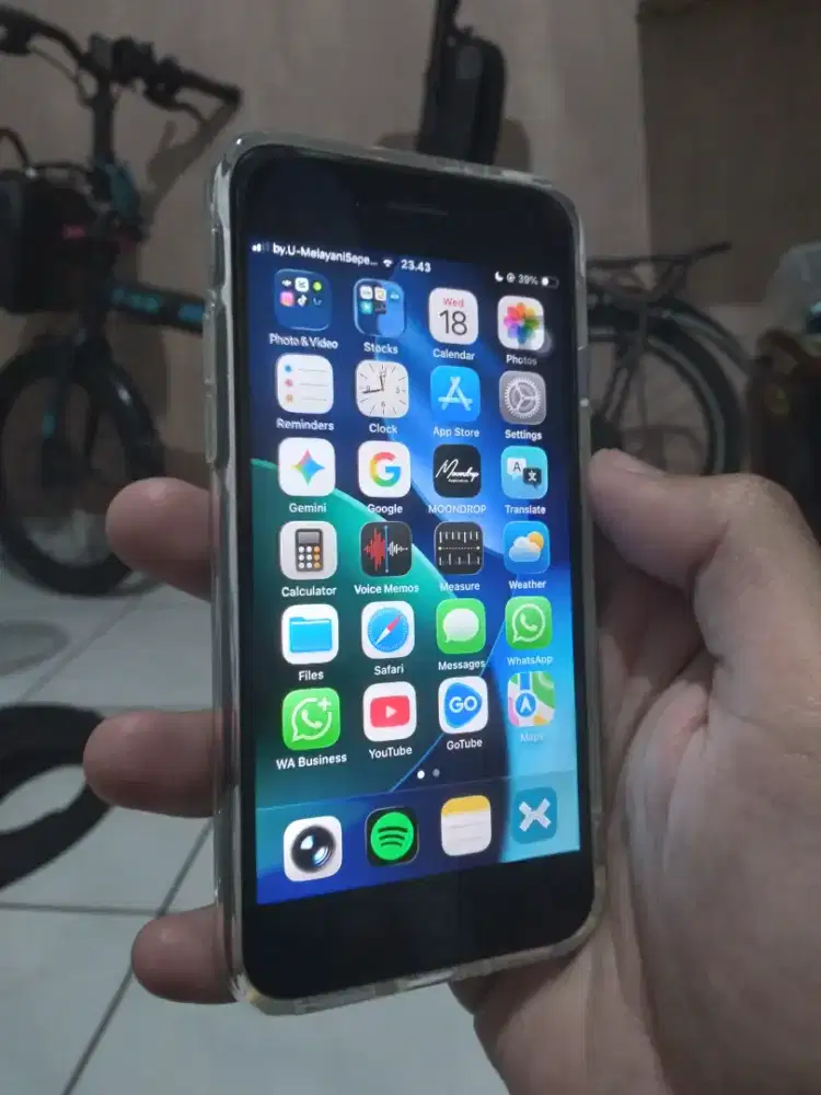 iPhone SE 2 ( 2020 )