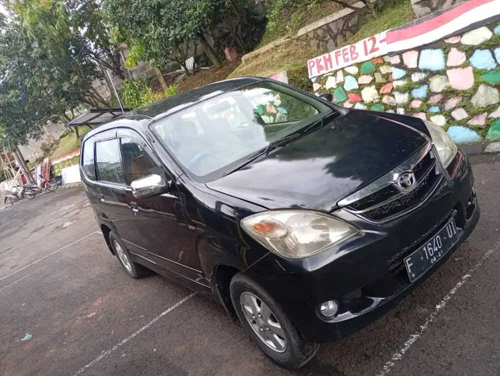 Toyota Avanza 2011Bensin