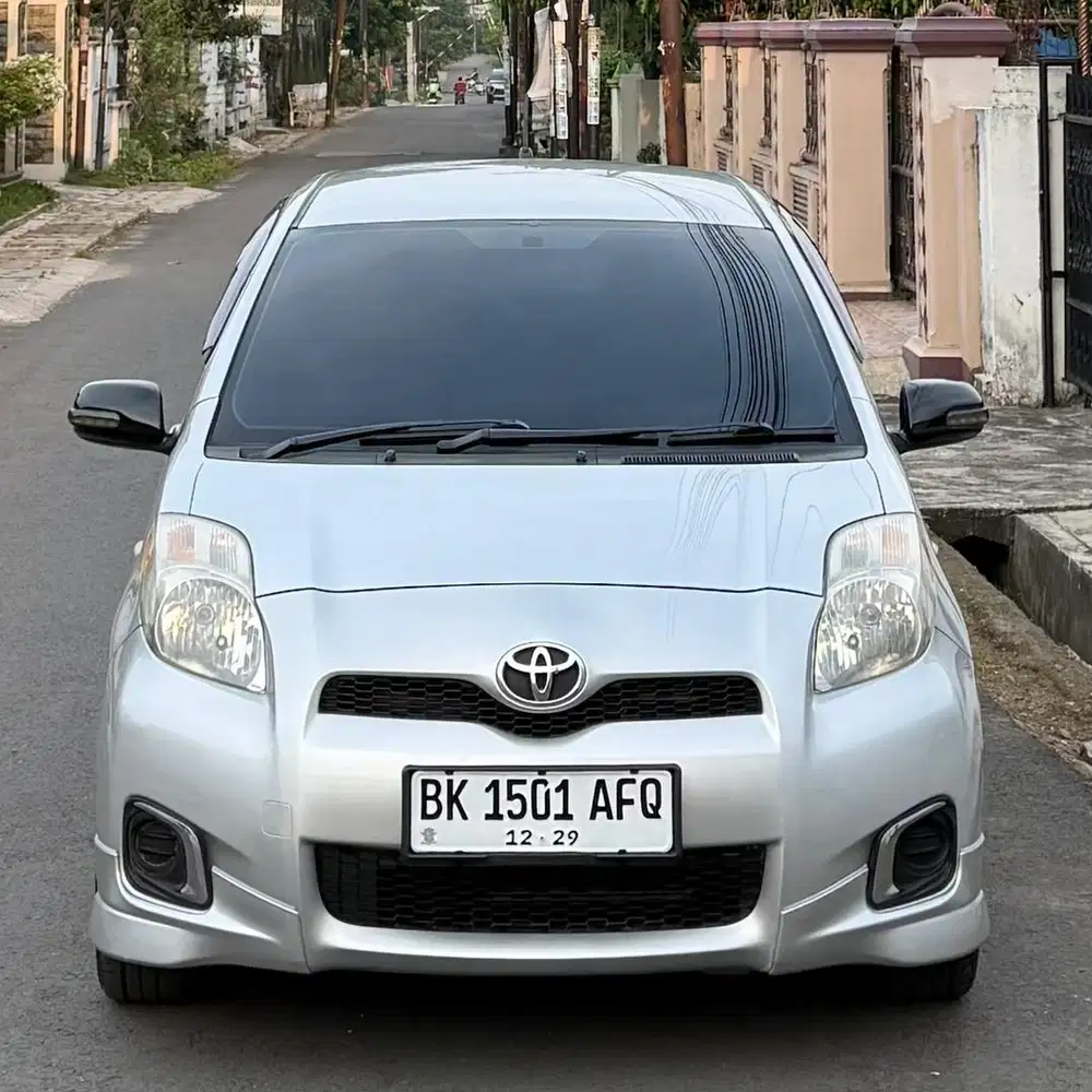 Toyota Yaris E 1.5 Manual 2012