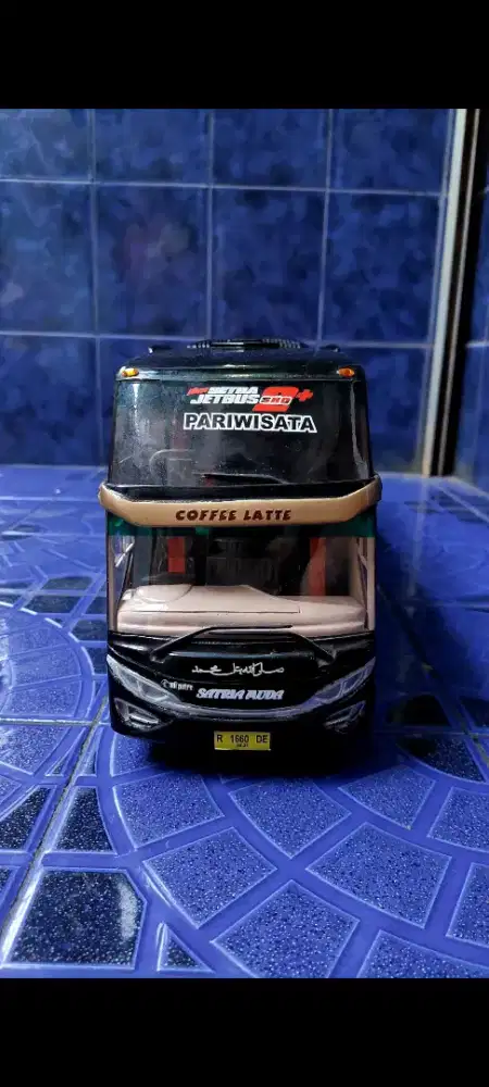 Miniatur Bus skala 1:20