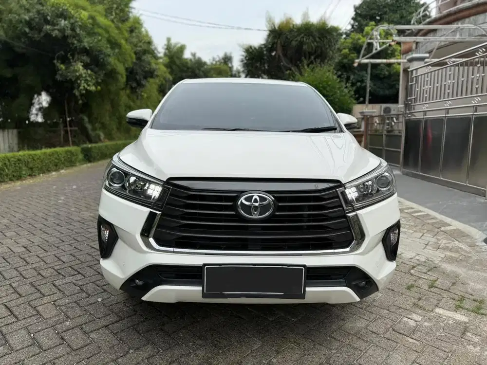 Toyota Kijang Innova Reborn 2.4 V Diesel Matic 2022 / 2021 Putih