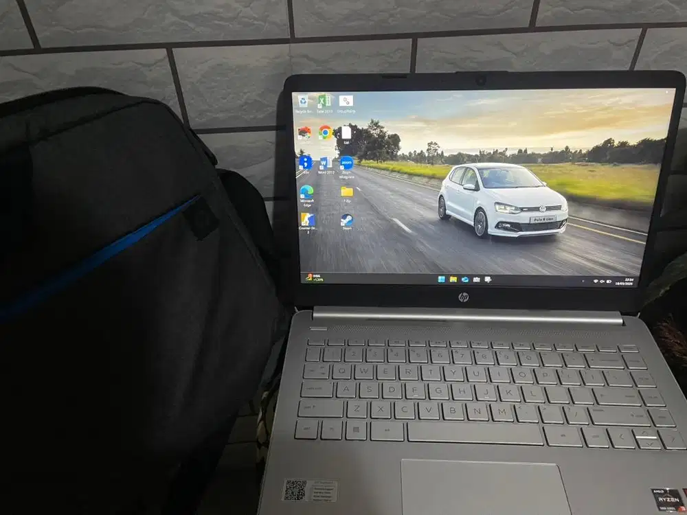 Laptop HP 8gb ryzen 3 amd radeon (full set)