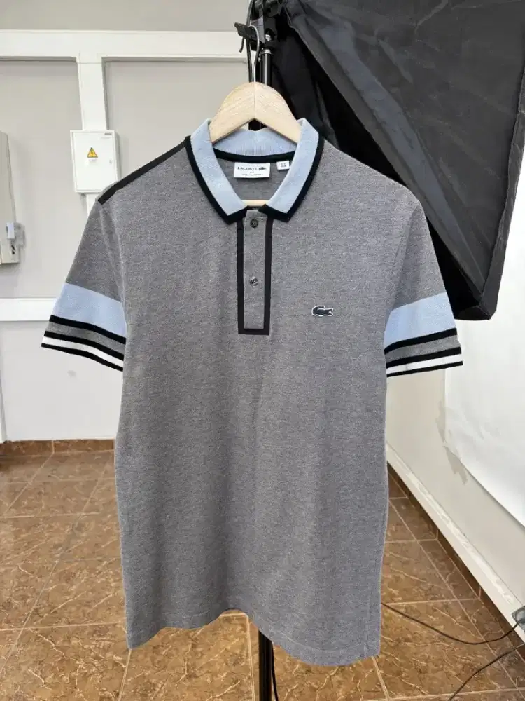 Kaos kerah LACOSTE Ukuran M