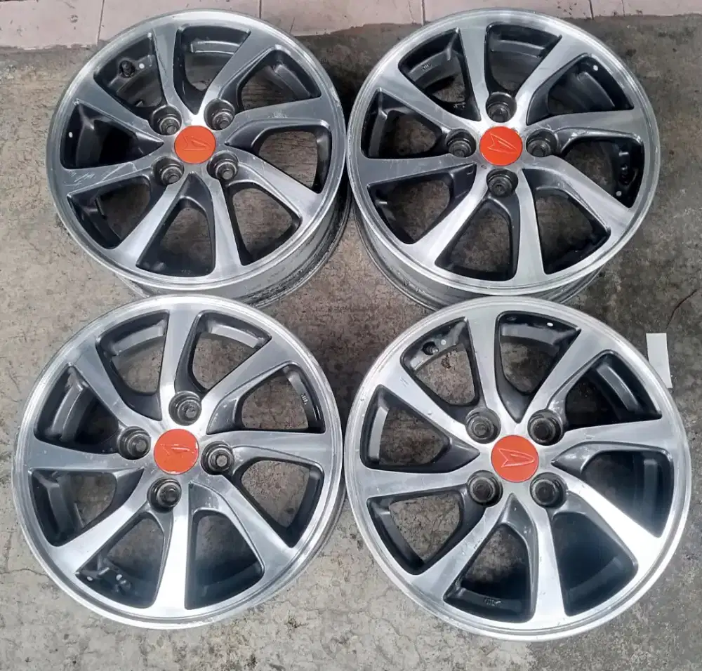 Dijual. 4pc velg toyota calya/sigra  R14