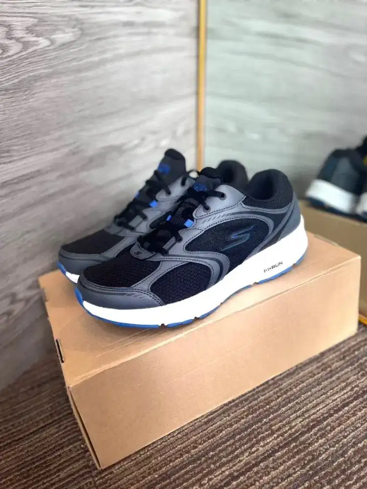 Skechers Go Run Consistent running sepatu olahraga original size 42.5