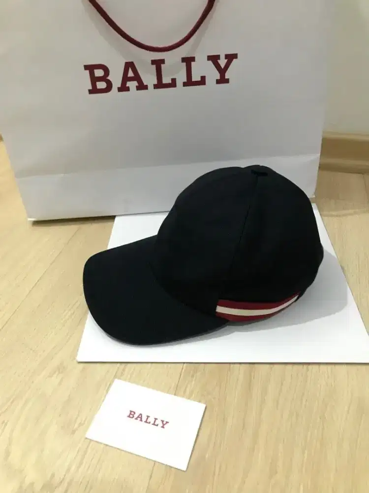 Bally cap topi original