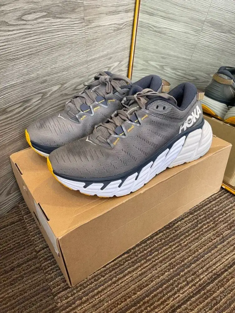 Hoka One One Gaviota 3 sepatu lari running original size 42⅔