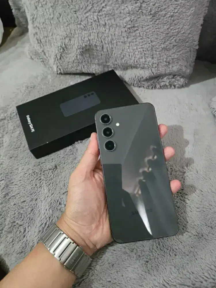 Samsung S24 FE Garansi Aktiv Panjang~Like New Gress