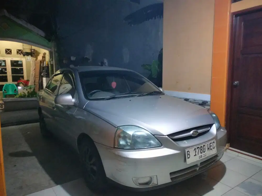 Kia Rio 2005 Bensin