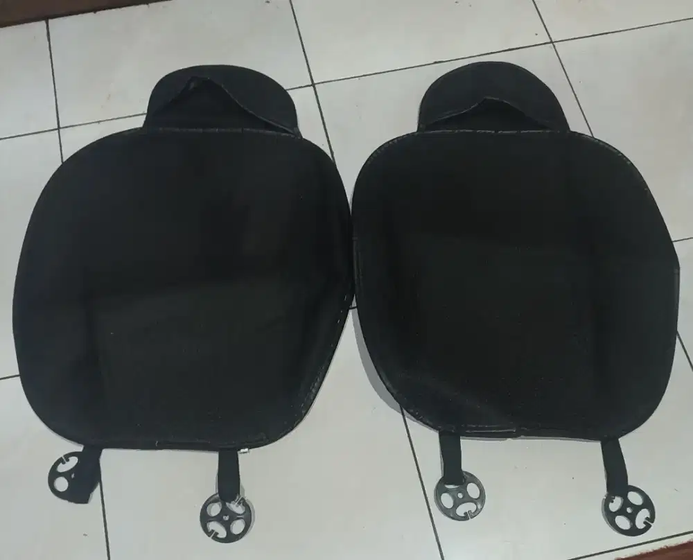 Alas jok mobil kiri dan kanan