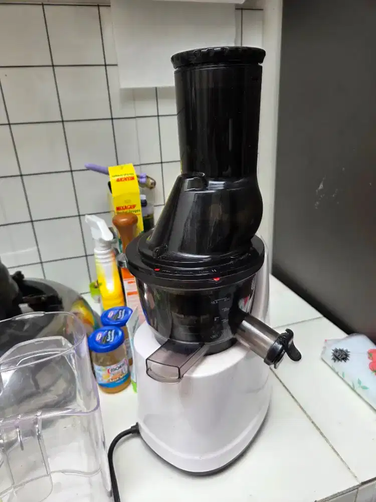 Kuvings B1700 Slow Juicer White Pearl