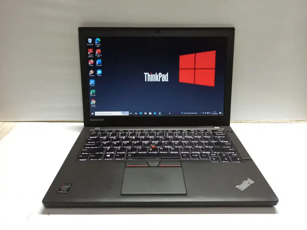Laptop kantoran.. Lenovo Thinkpad X250 Core i7 Gen5 /8GB /256 gb