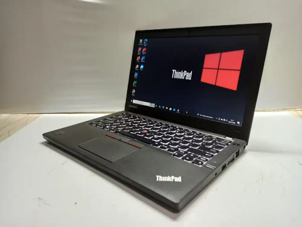 Laptop pelajar /pegawai.. Lenovo Thinkpad X250 Core i7 Gen5 /8GB/256Gb