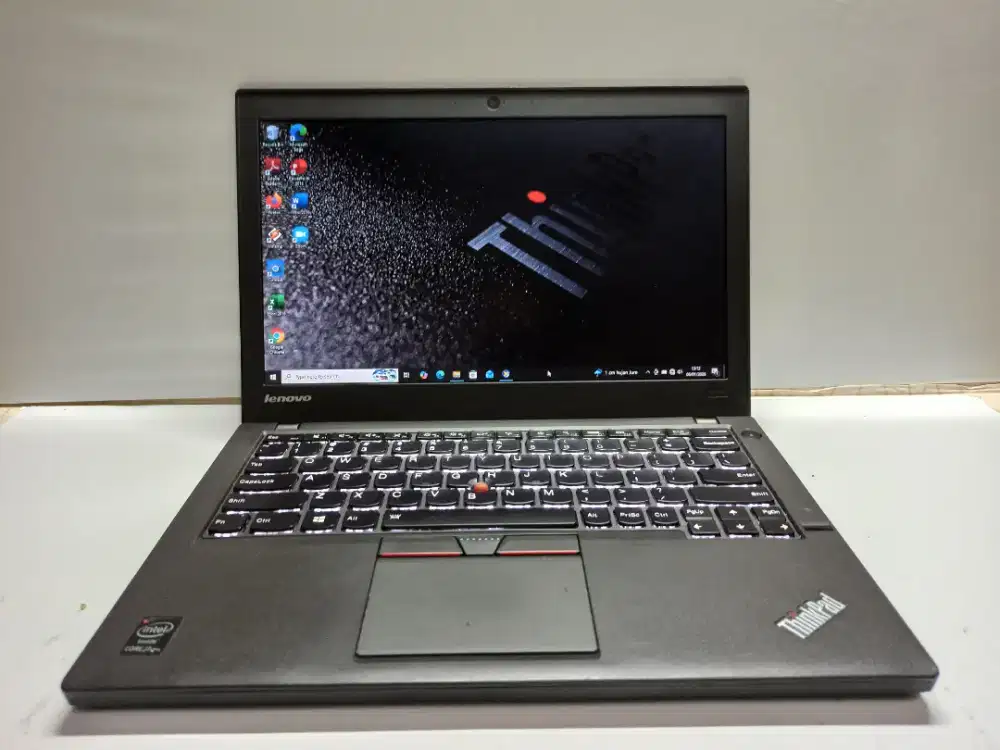 Laptop kuliahan.. Lenovo Thinkpad X250 Core i7 Gen5 /8GB /256 gb