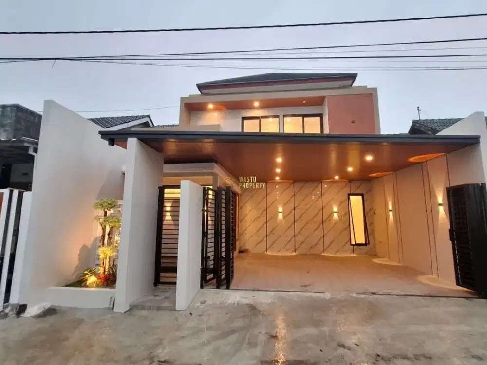 RUMAH MEWAH 2 LANTAI SIAP HUNI TAMAN LUAS DEKAT EXIT TOL PURWOMARTANI