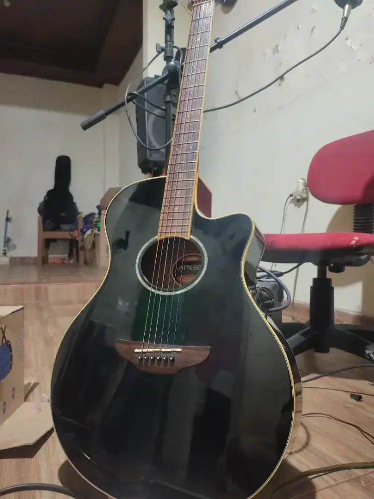 Yamaha apx 600 original + Gigbag Dr.case