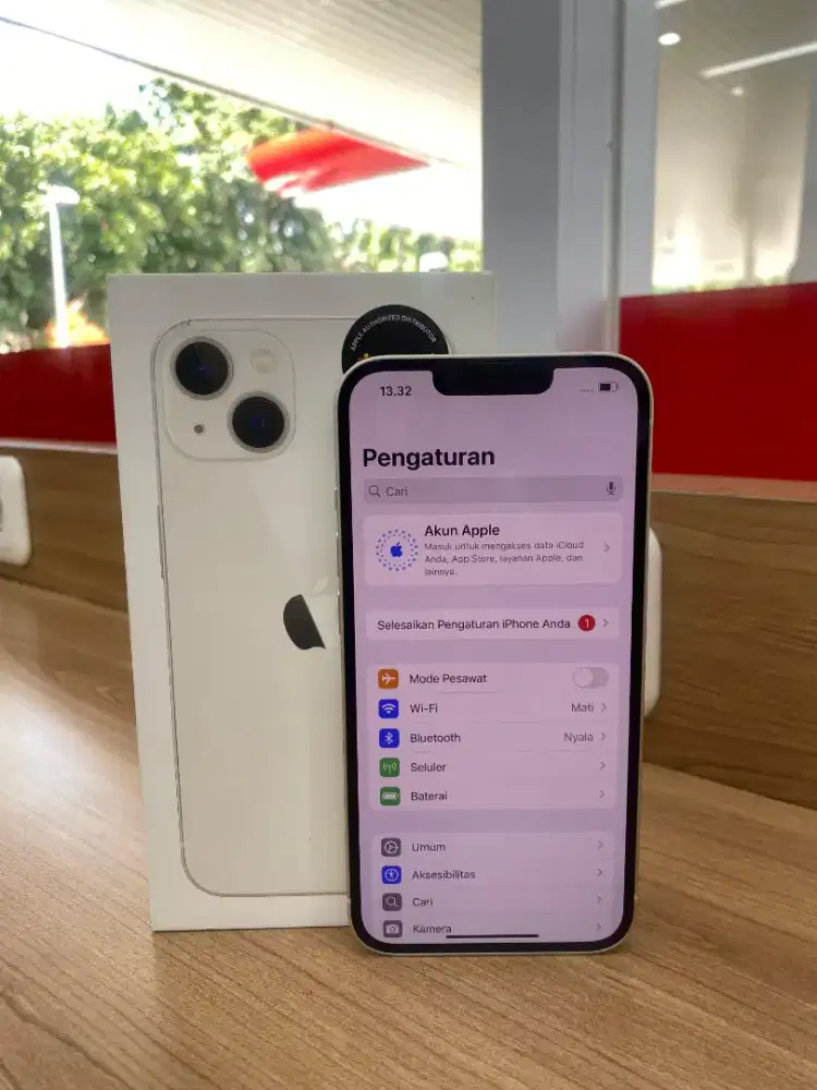 Iohone 13 128gb white garansi ibox panjang
