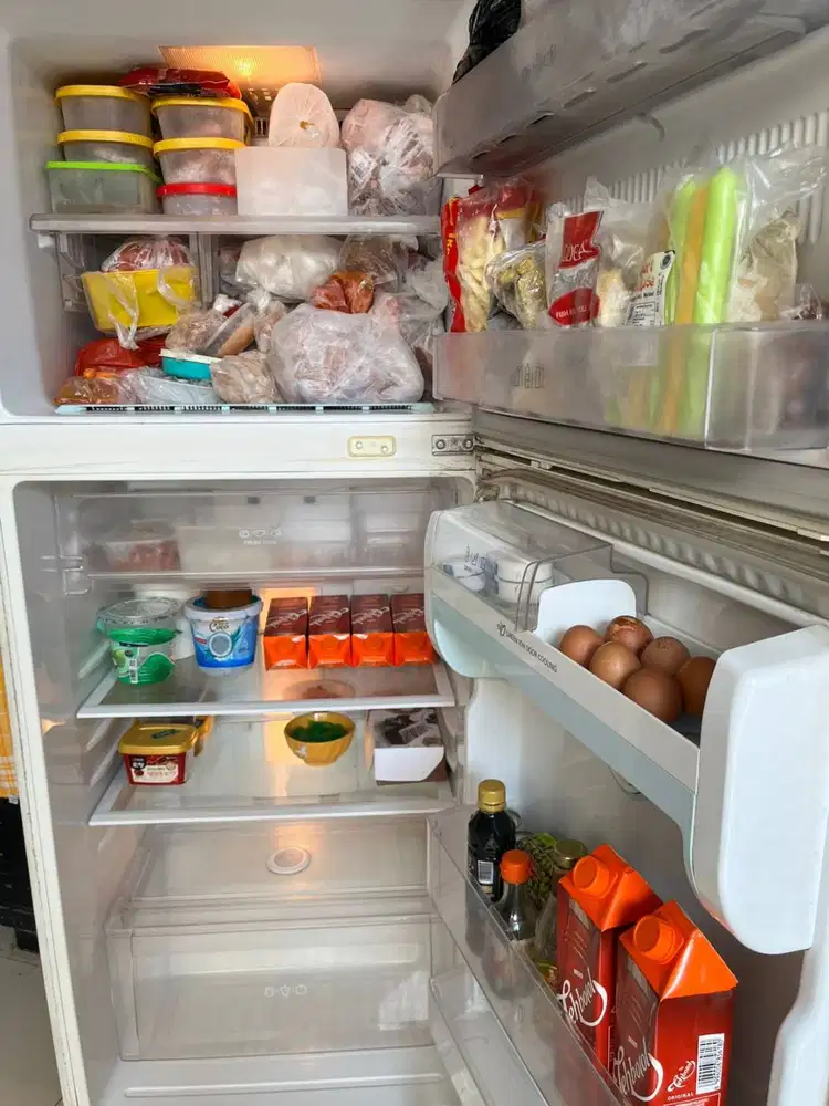 Di jual cepat Kulkas Merk LG 2 pintu