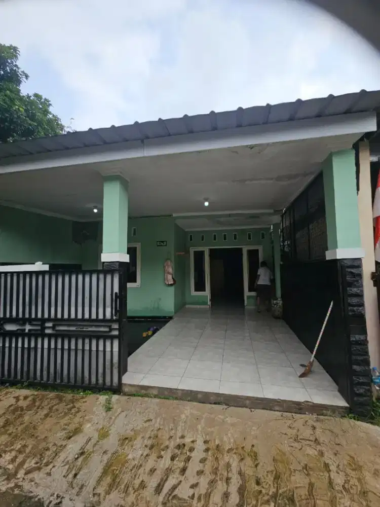 D jual rumah engan luas tanah 79mtr luas bantuan  75mtr