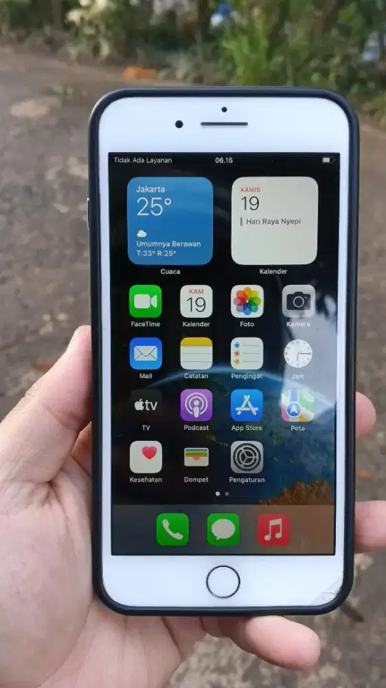 iPhone 8 Plus 64GB Murah –  Minus Backdoor & Baterai Bh 74%