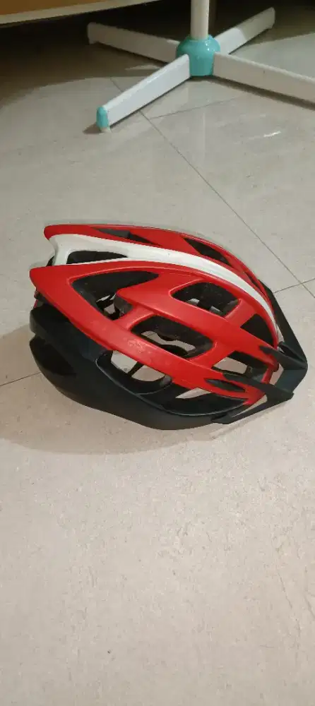 Helm sepeda bekas istimewa avand a23