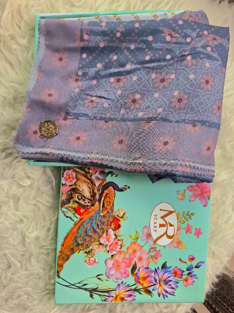 MR Scarf satin square