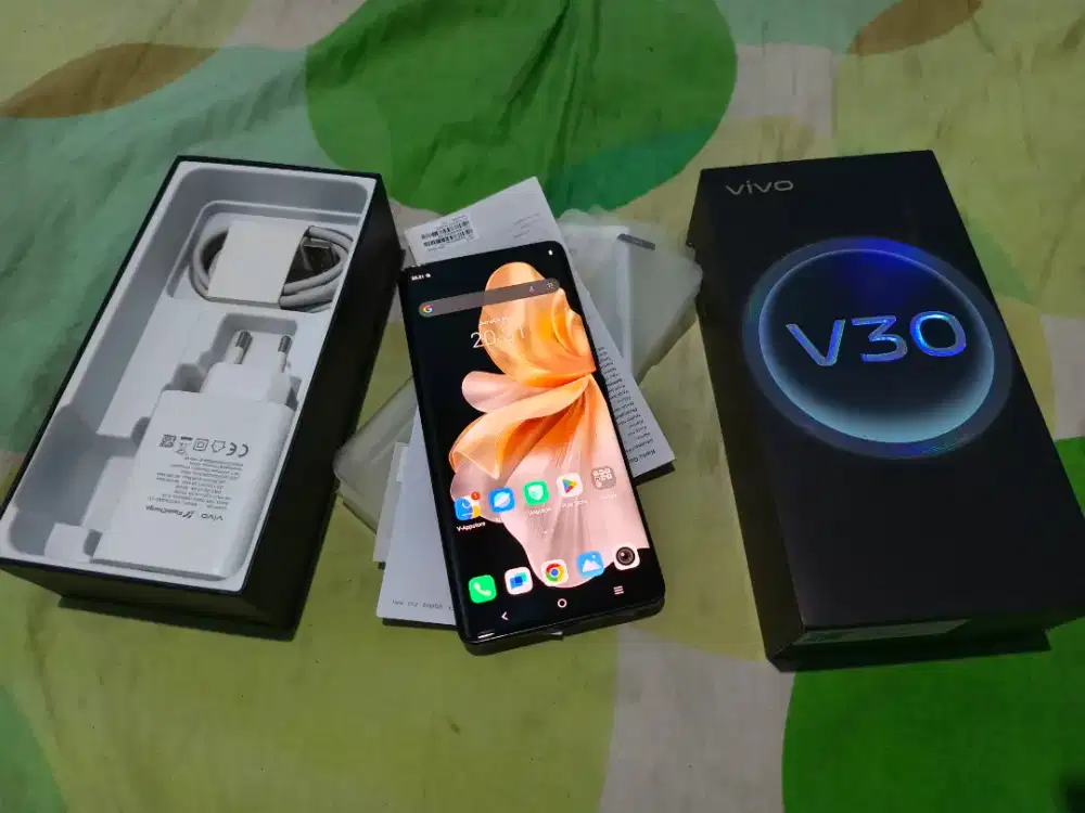 Vivo V30 5G ram 8/256