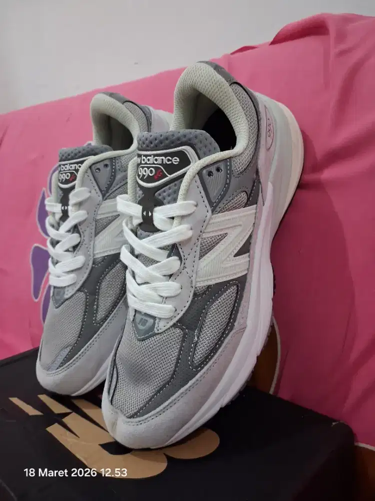 Sale..New Balance 990 V6 USA Abu
Size 42 insole 26,5 cm