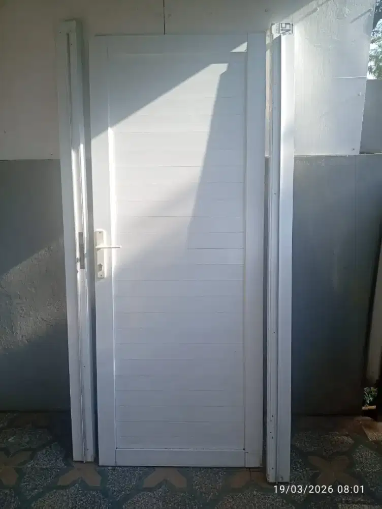 Pintu Aluminium (Putih)