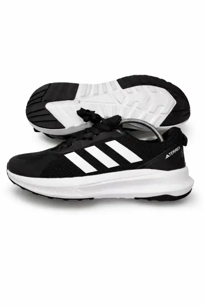 Terrex black n white