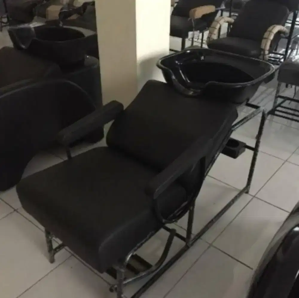 Perlengkapan salon