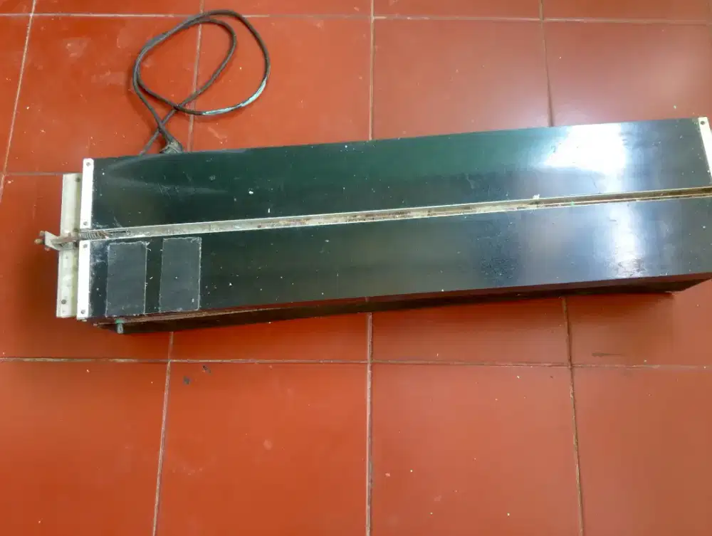 Pemanas dan penekuk Akrilik