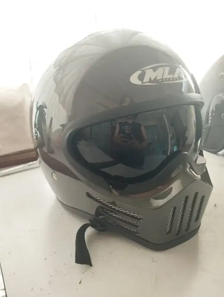 Helm cakil MLA Gunmet