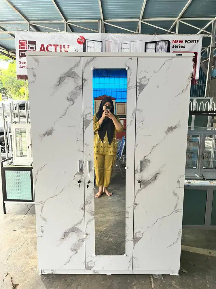 PROMO LEMARI PAKAIAN 3 PINTU GRATIS ANTAR