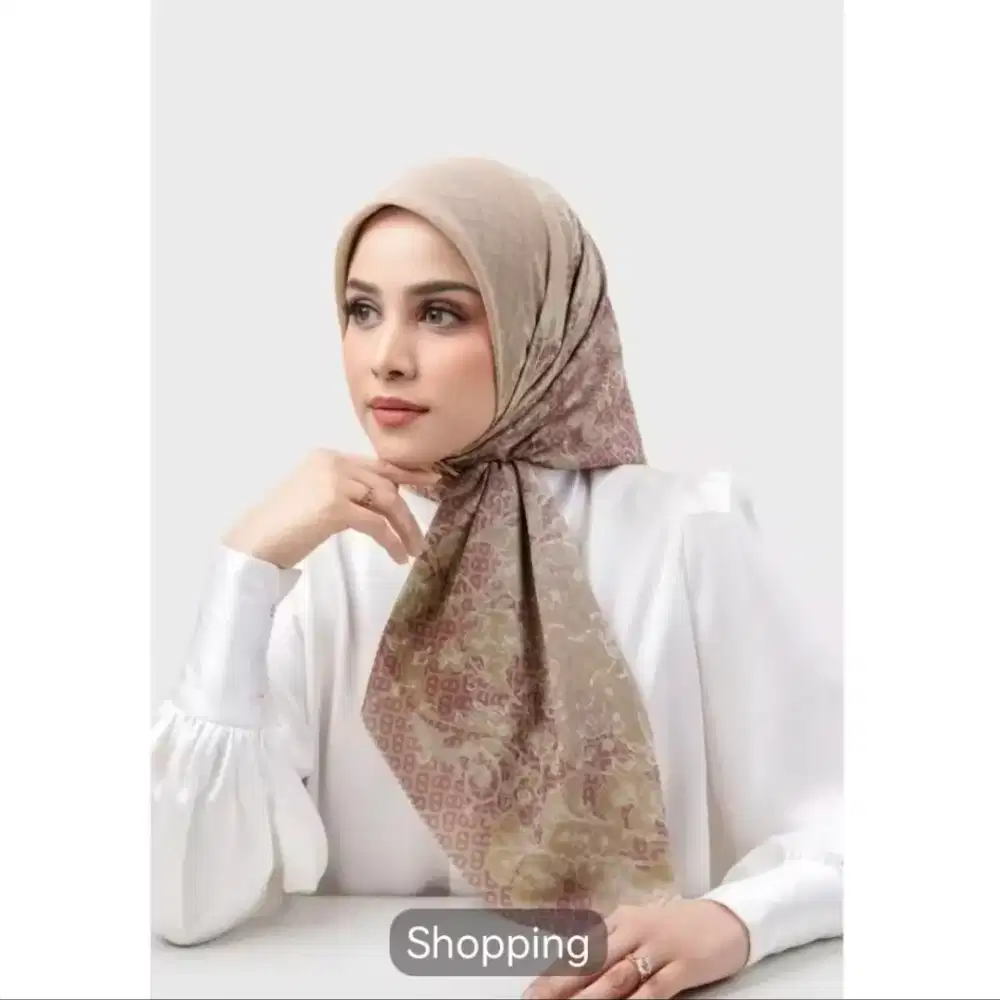 Preloved Buttonscarves lengkap dengan box